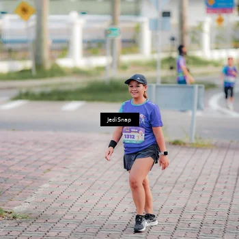 Runner Photo 8326869