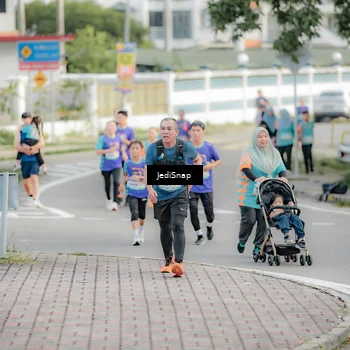 Runner Photo 8326872