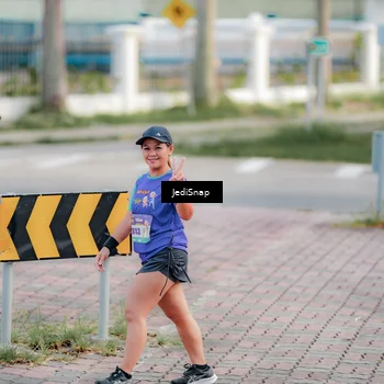 Runner Photo 8326875