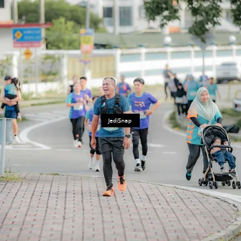 Runner Photo 8326876