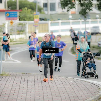 Runner Photo 8326877