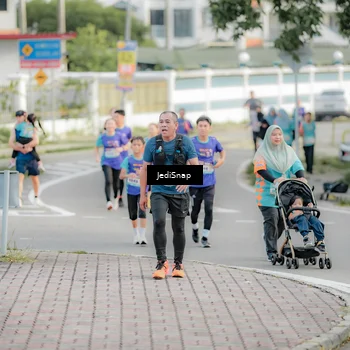 Runner Photo 8326878