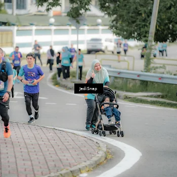 Runner Photo 8326882