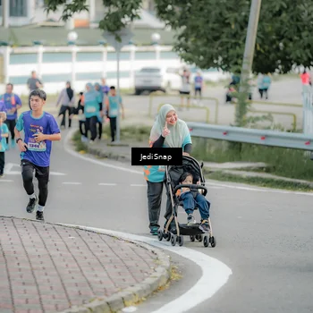 Runner Photo 8326886