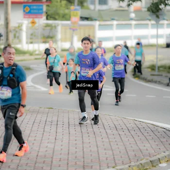 Runner Photo 8326895