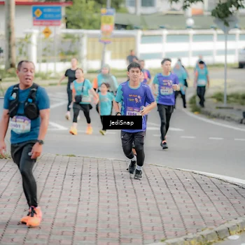 Runner Photo 8326896