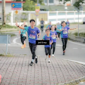 Runner Photo 8326900