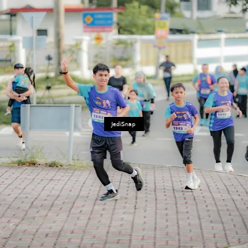 Runner Photo 8326902