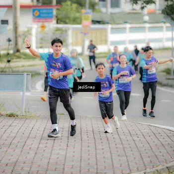 Runner Photo 8326906