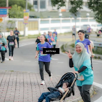 Runner Photo 8326909