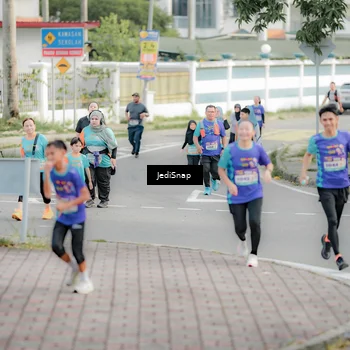 Runner Photo 8326912