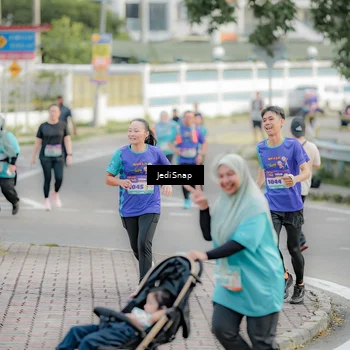 Runner Photo 8326915