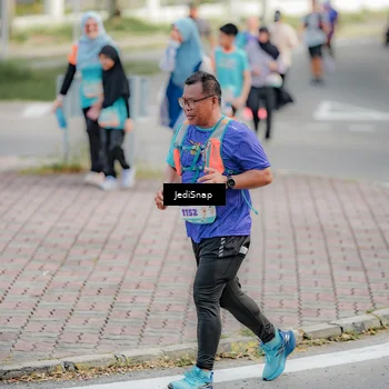 Runner Photo 8326953