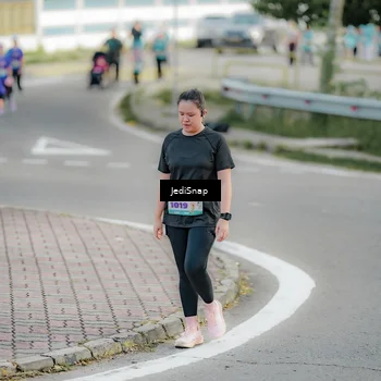 Runner Photo 8326957