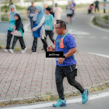 Runner Photo 8326958
