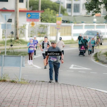Runner Photo 8326976