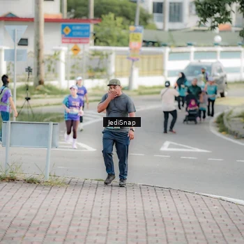 Runner Photo 8326983