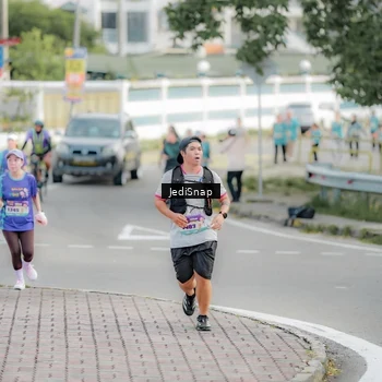 Runner Photo 8326989