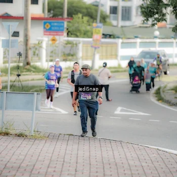 Runner Photo 8326998