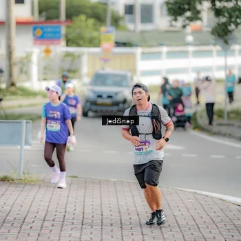 Runner Photo 8327002