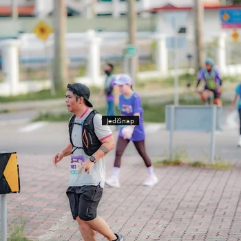Runner Photo 8327005