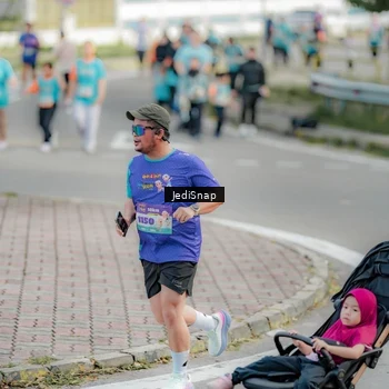 Runner Photo 8327042