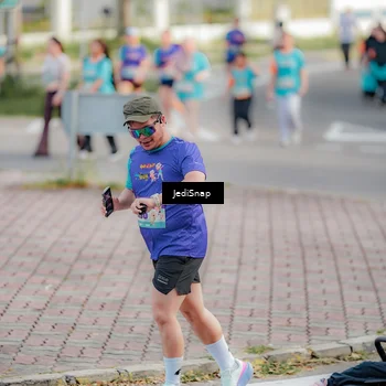 Runner Photo 8327054