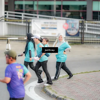 Runner Photo 8327055
