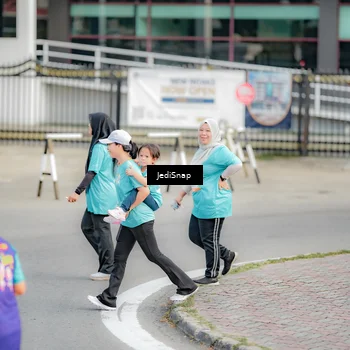 Runner Photo 8327056