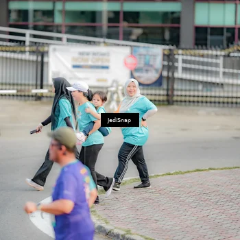Runner Photo 8327059