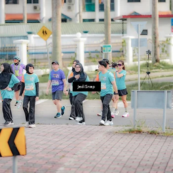Runner Photo 8327079