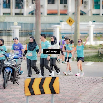 Runner Photo 8327102