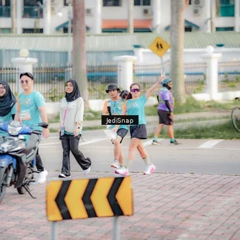 Runner Photo 8327103