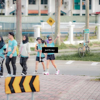 Runner Photo 8327104
