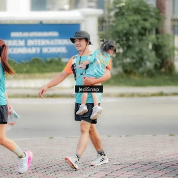 Runner Photo 8327143