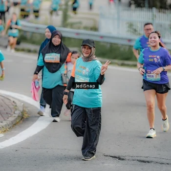 Runner Photo 8327155