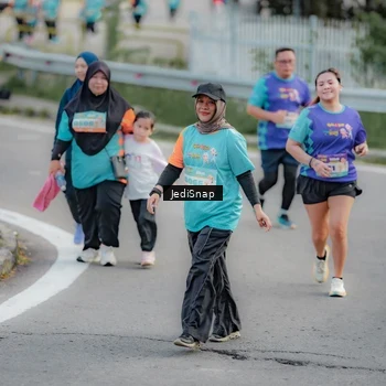 Runner Photo 8327156