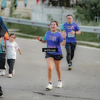Runner Photo 8327159