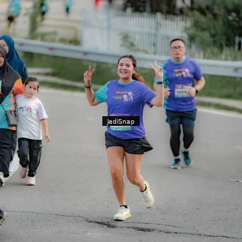 Runner Photo 8327161