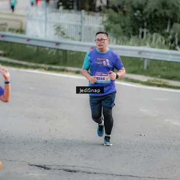 Runner Photo 8327164