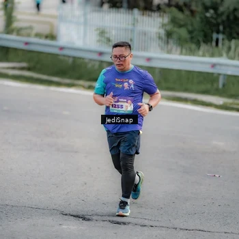 Runner Photo 8327169