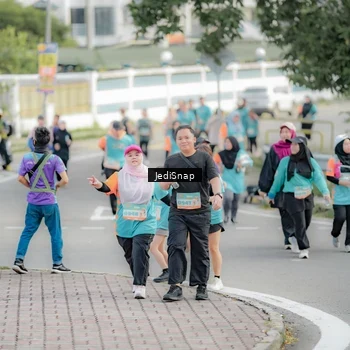 Runner Photo 8327199