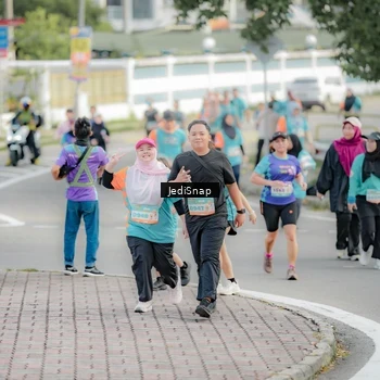 Runner Photo 8327205