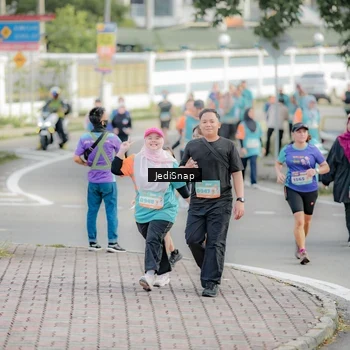 Runner Photo 8327208