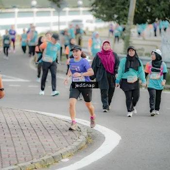 Runner Photo 8327213