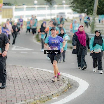 Runner Photo 8327214