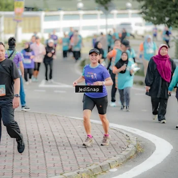 Runner Photo 8327216