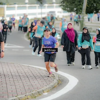 Runner Photo 8327218