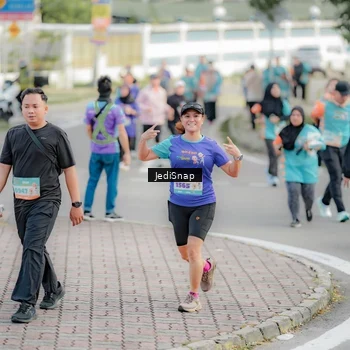 Runner Photo 8327224
