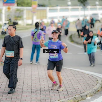 Runner Photo 8327225